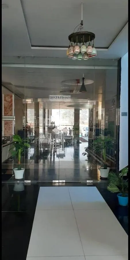 Hotel Royal Country Club Varanasi 3*,  India