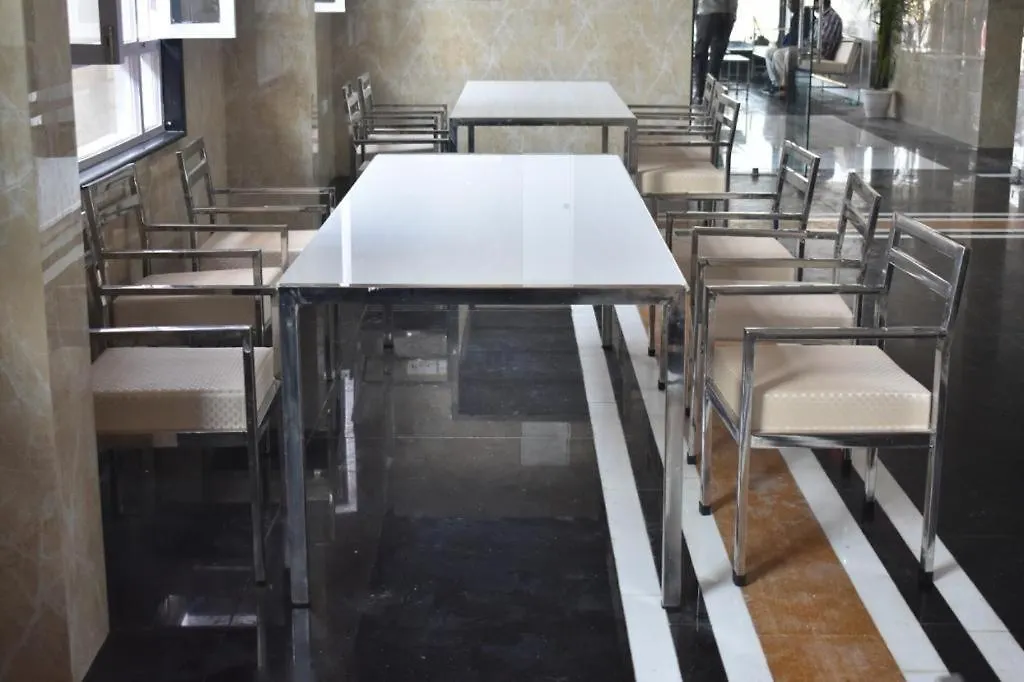 Hotel Royal Country Club Varanasi India