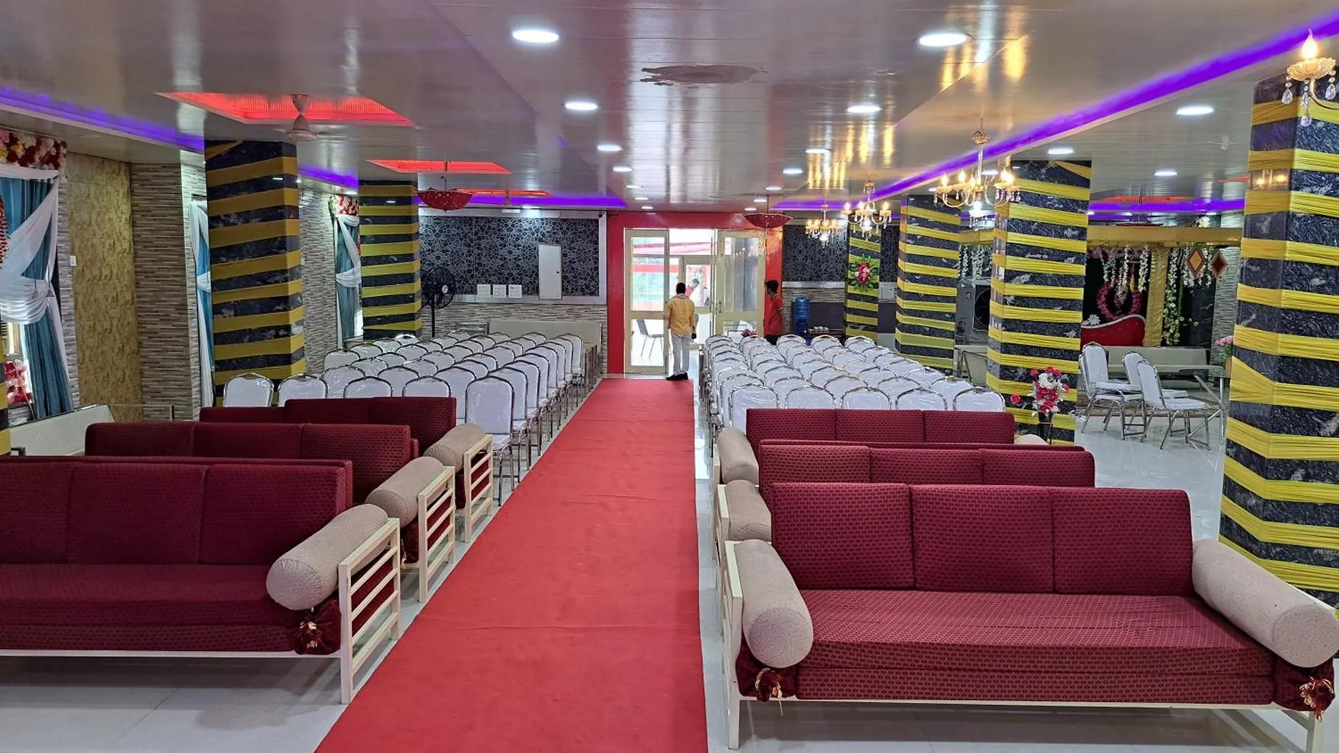 Hotel Royal Country Club Varanasi 3*,  India
